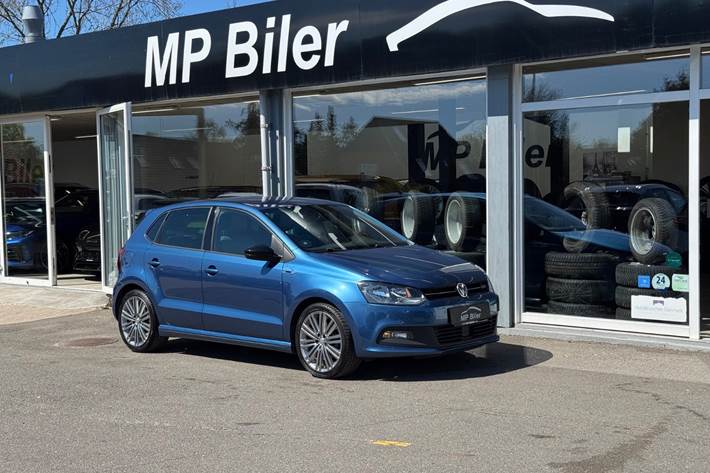 Blå VW Polo fra 2017