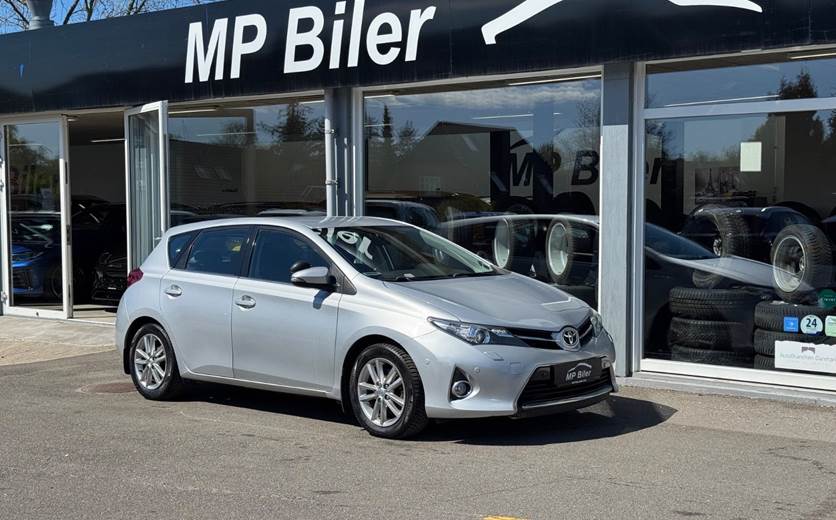 Toyota Auris 2,0 D-4D T2