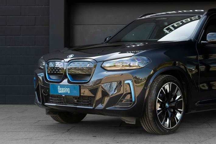 Sort BMW iX3 fra 2022