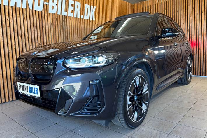 Grå BMW iX3 fra 2024