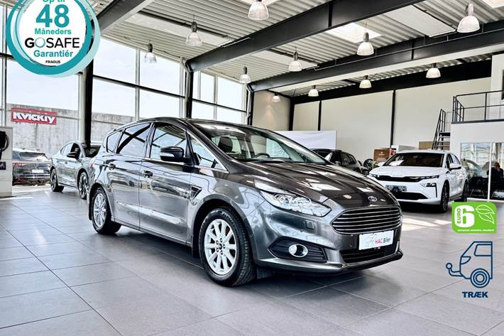 Grå Ford S-MAX fra 2015