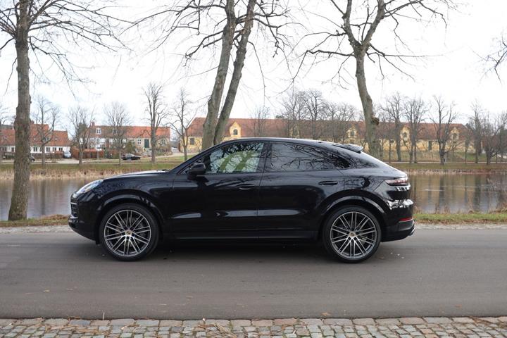 Sort Porsche Cayenne S fra 2019