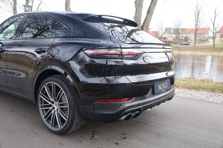 Sort Porsche Cayenne S fra 2019