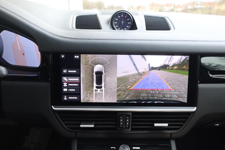Sort Porsche Cayenne S fra 2019