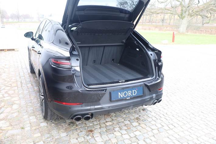 Sort Porsche Cayenne S fra 2019