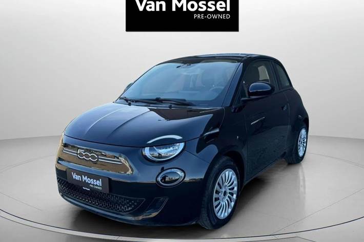 Sort Fiat 500e fra 2023 set udefra