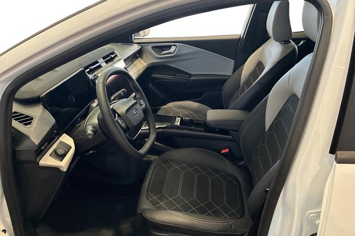 Hvid Ford Puma fra 2025