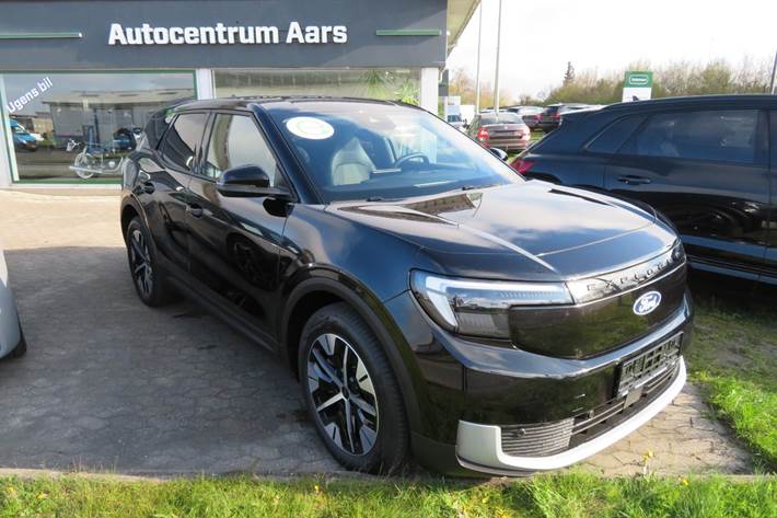Sort Ford Explorer fra 2025 set udefra