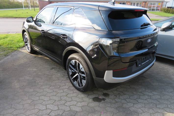 Sort Ford Explorer fra 2025