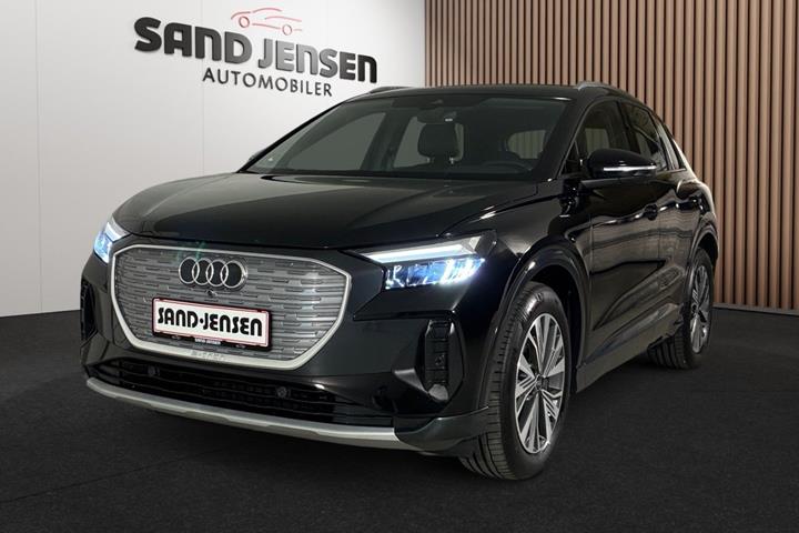 Sort Audi Q4 e-tron fra 2025 set udefra