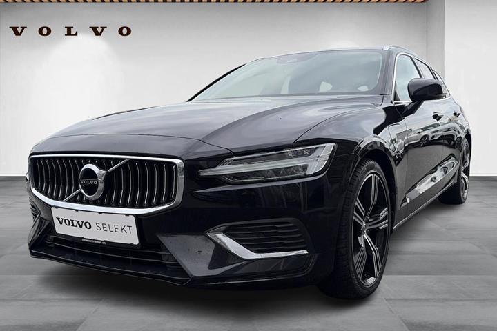 Sort Volvo V60 fra 2020 set udefra