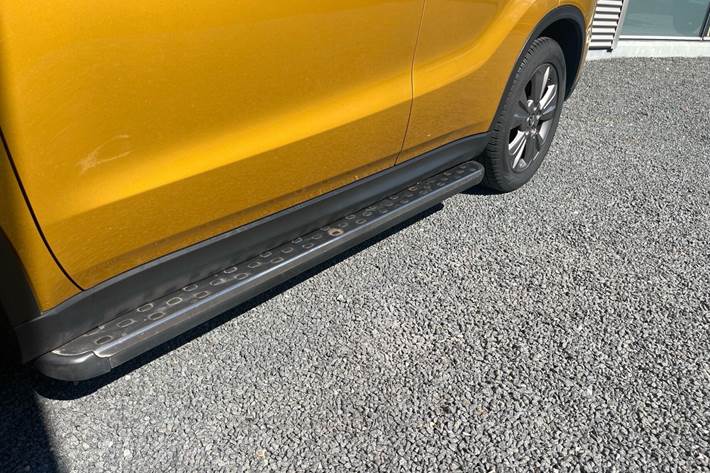 Gul Suzuki Vitara fra 2019