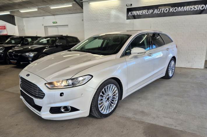 Hvid Ford Mondeo fra 2015