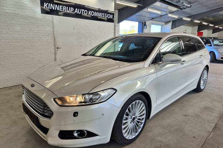 Hvid Ford Mondeo fra 2015