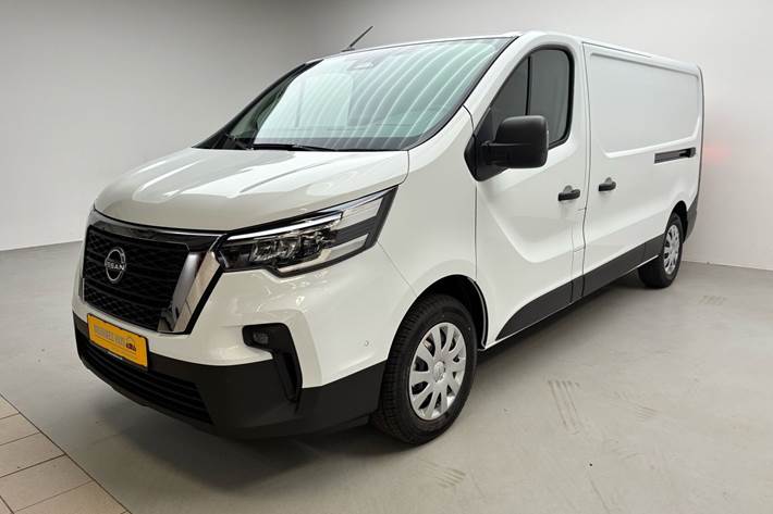 Hvid Nissan Primastar fra 2025