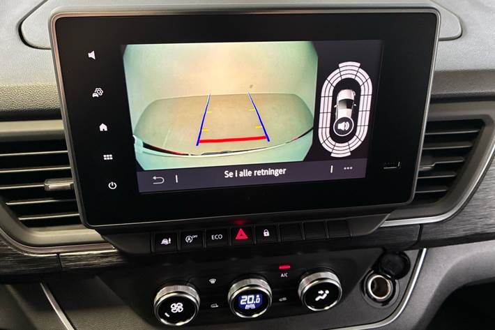 Hvid Nissan Primastar fra 2025