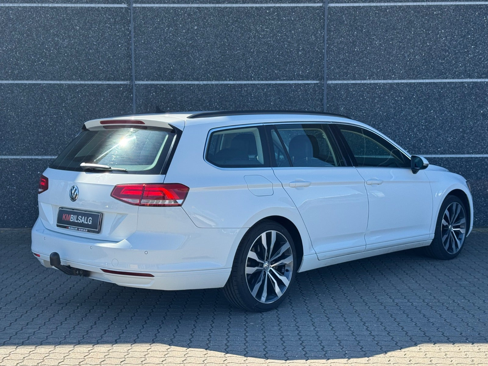 Hvid VW Passat fra 2017