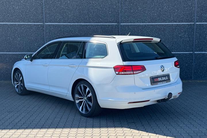 Hvid VW Passat fra 2017