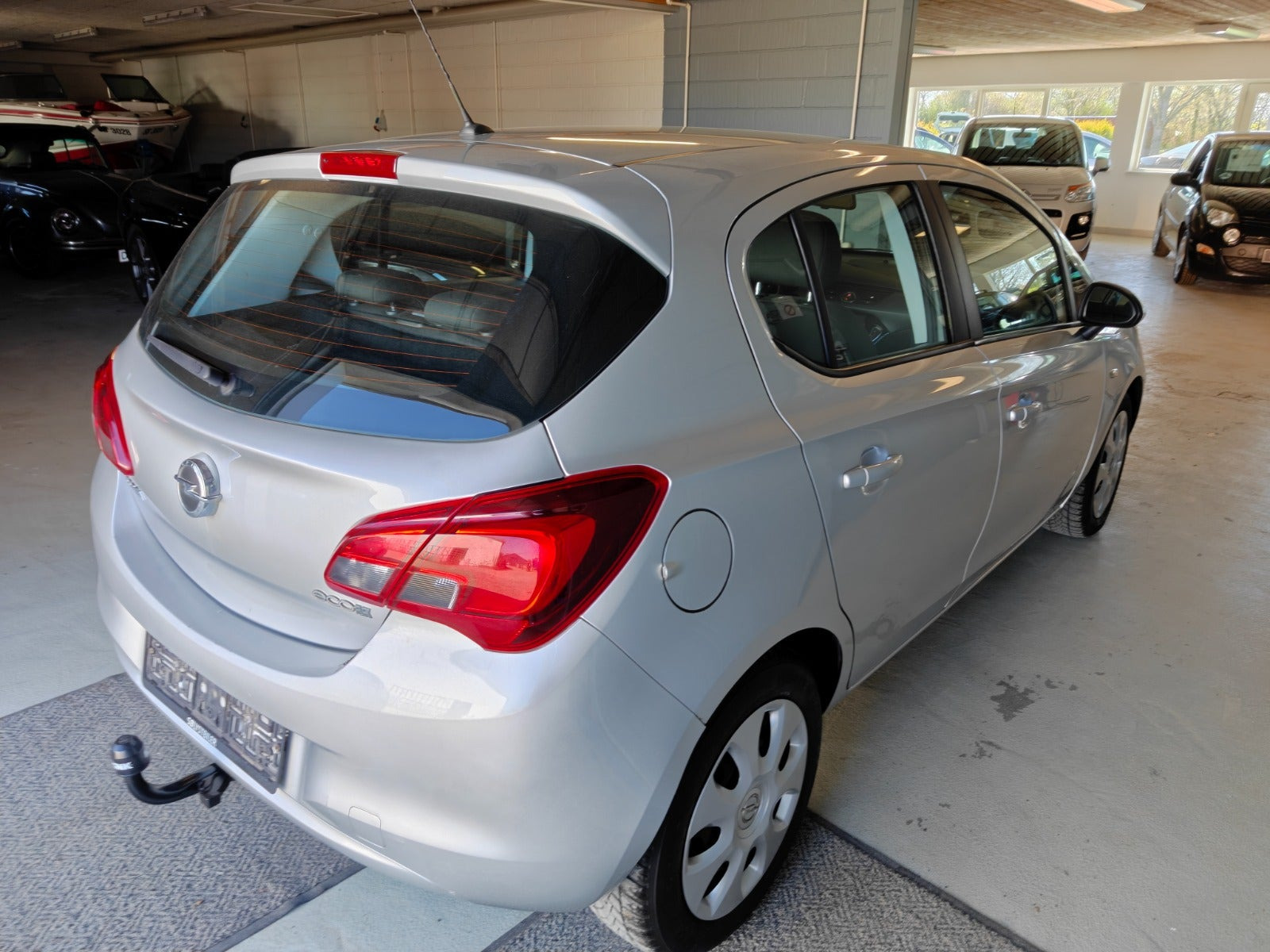Gul Opel Corsa fra 2016