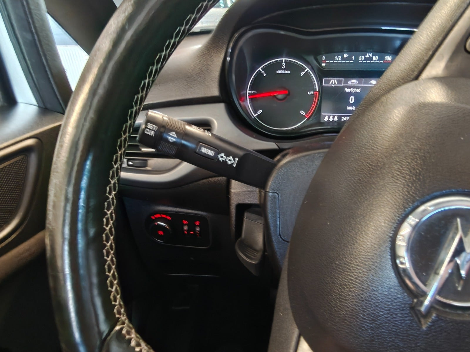 Gul Opel Corsa fra 2016