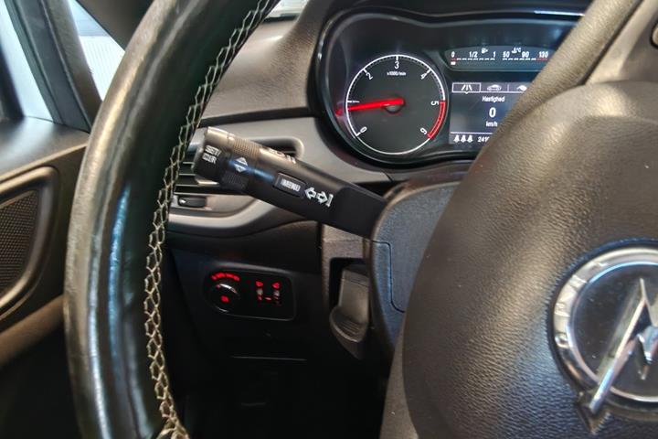 Gul Opel Corsa fra 2016