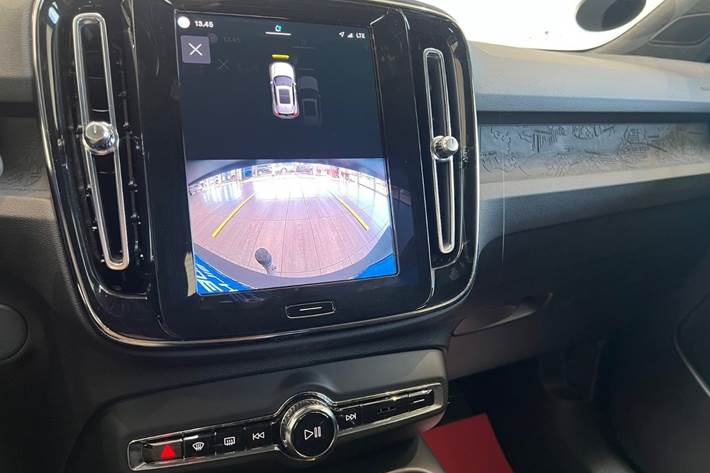 Sort Volvo XC40 fra 2023