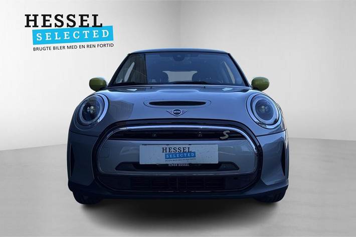 Sølv Mini Cooper SE fra 2023