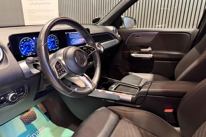 Sort Mercedes EQB250+ fra 2024