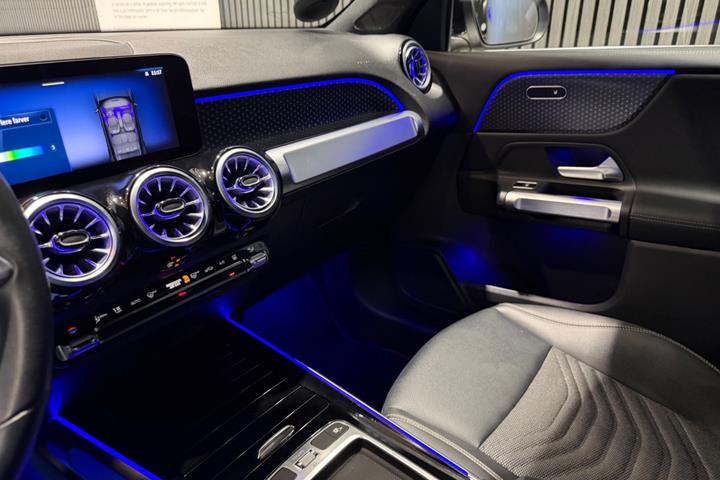 Sort Mercedes EQB250+ fra 2024