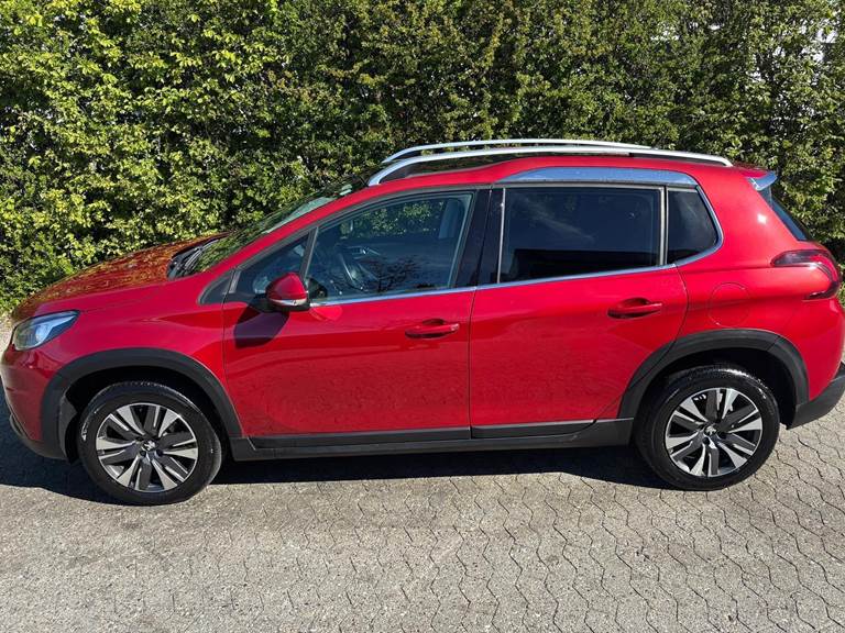 Peugeot 2008 1,2 e-THP 110 Allure Sky