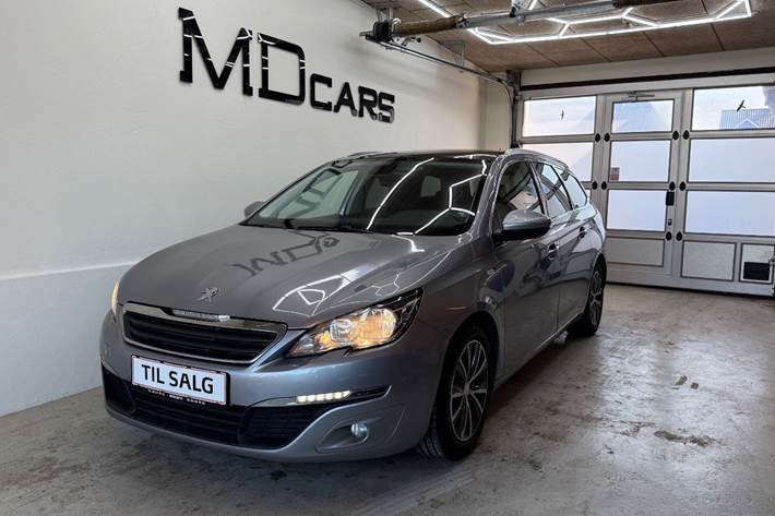 Grå Peugeot 308 fra 2017