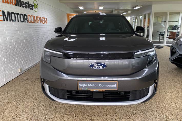 Grå Ford Explorer fra 2024