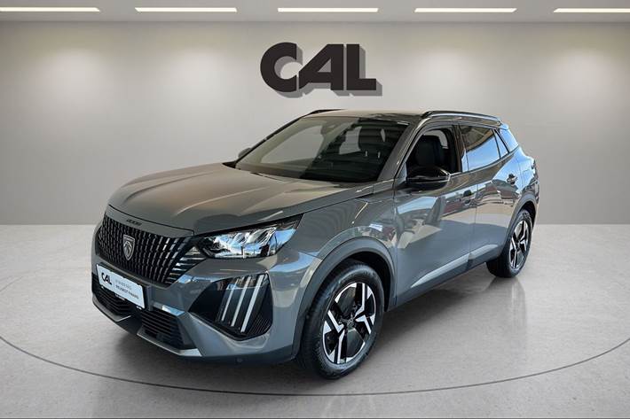 Grå Peugeot 2008 fra 2023 set udefra