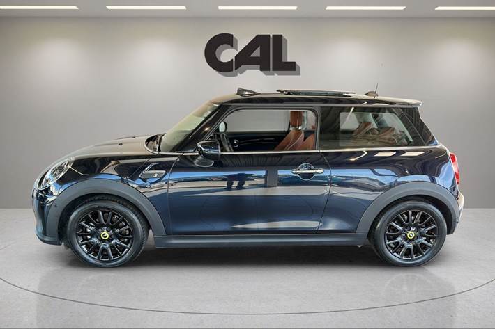 Blå Mini Cooper SE fra 2023