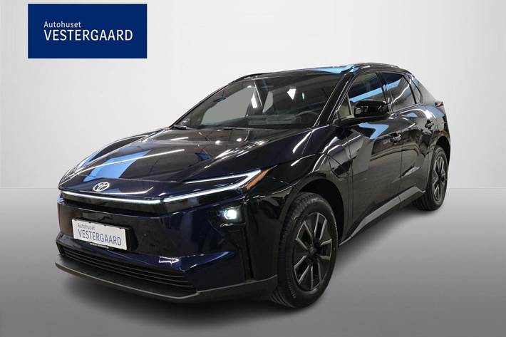 Blå Toyota BZ4X fra 2026 set udefra