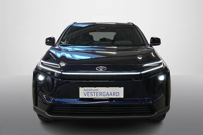 Blå Toyota BZ4X fra 2026