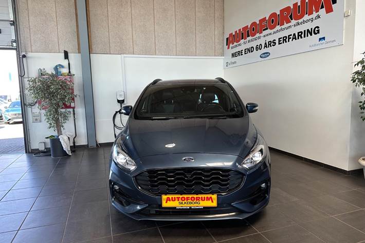Blå Ford S-MAX fra 2020