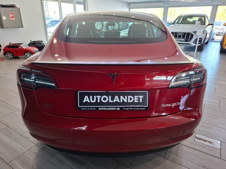 Tesla Model 3 Performance AWD