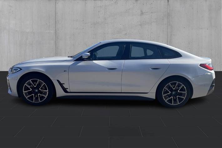 Hvid BMW i4 fra 2023
