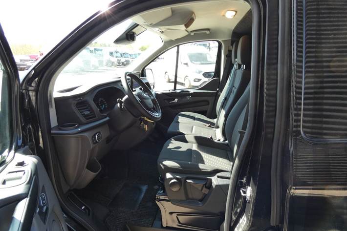 Sort Ford Transit Custom 320 L1 fra 2023