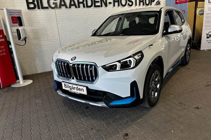 Hvid BMW iX1 fra 2023