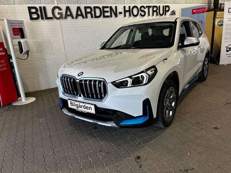 BMW iX1 xDrive30 X-Line