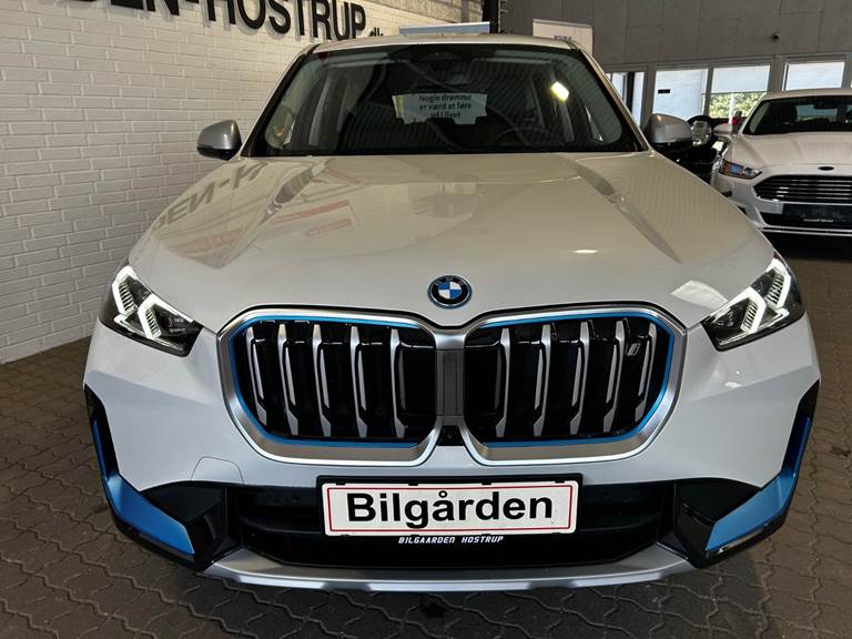 BMW iX1 xDrive30 X-Line