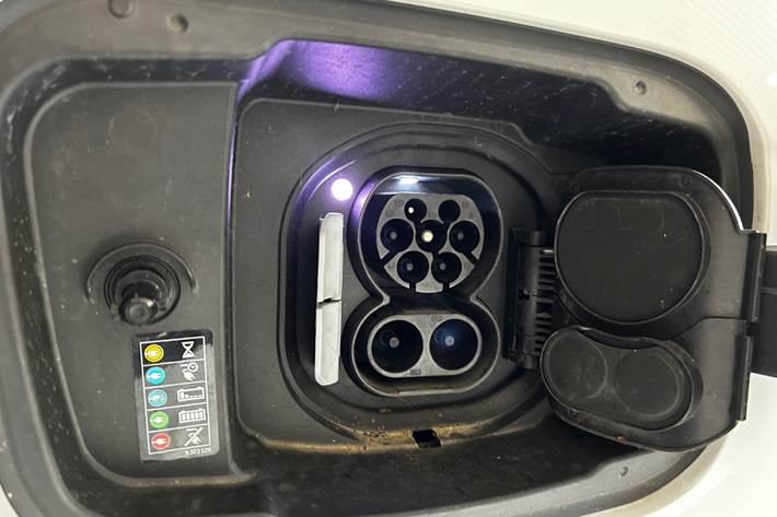 Hvid BMW iX1 fra 2023