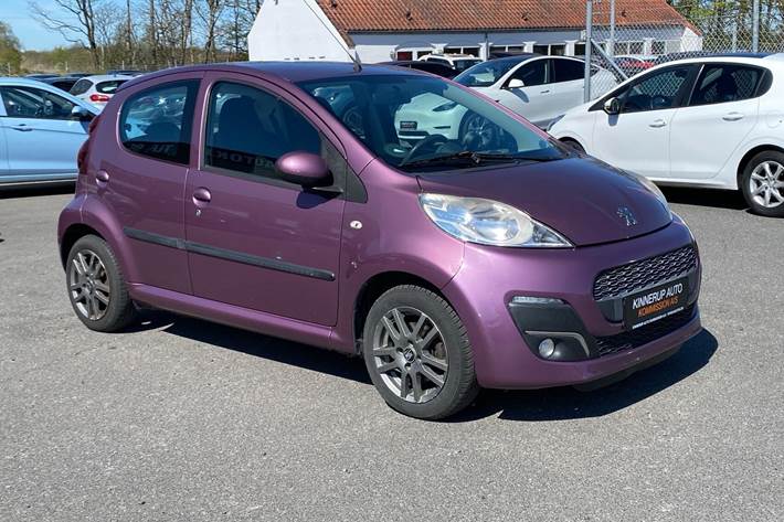 Lilla Peugeot 107 fra 2014