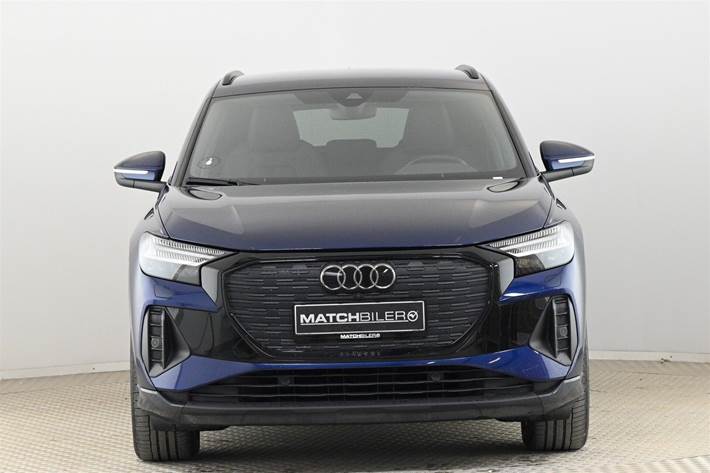 Blå Audi Q4 fra 2024