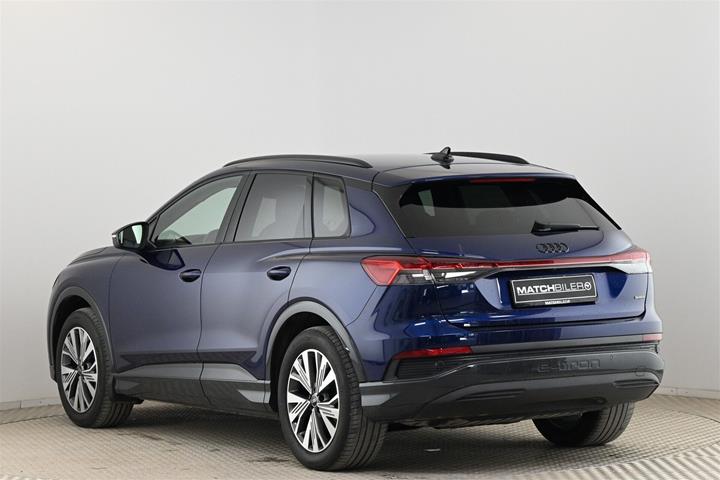 Blå Audi Q4 fra 2024