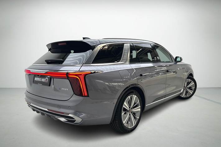 Grå Hongqi E-HS9 fra 2024