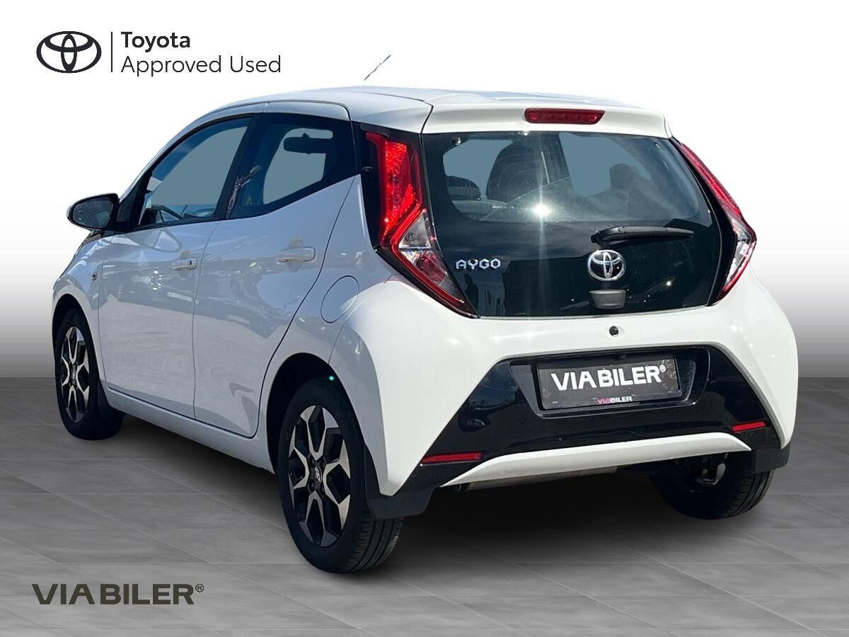Hvid Toyota Aygo fra 2019