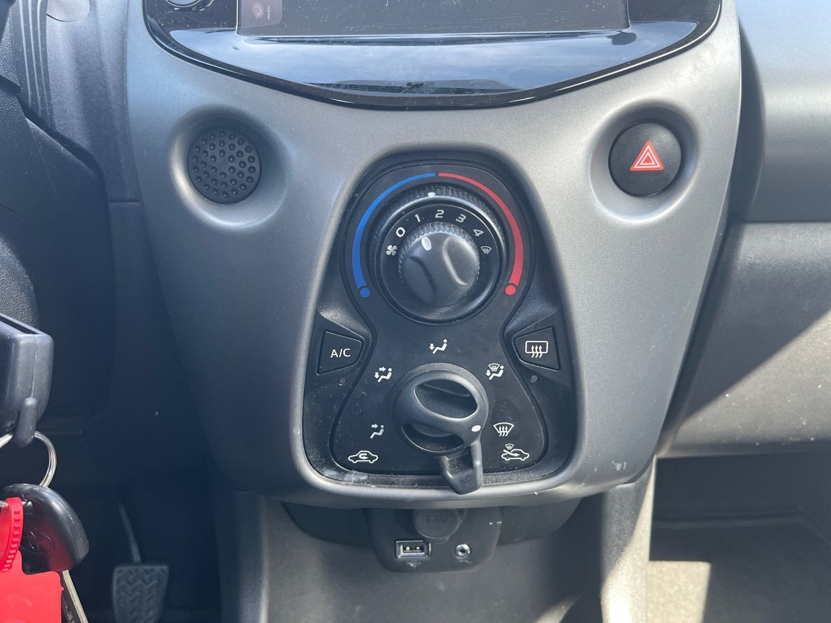 Hvid Toyota Aygo fra 2019